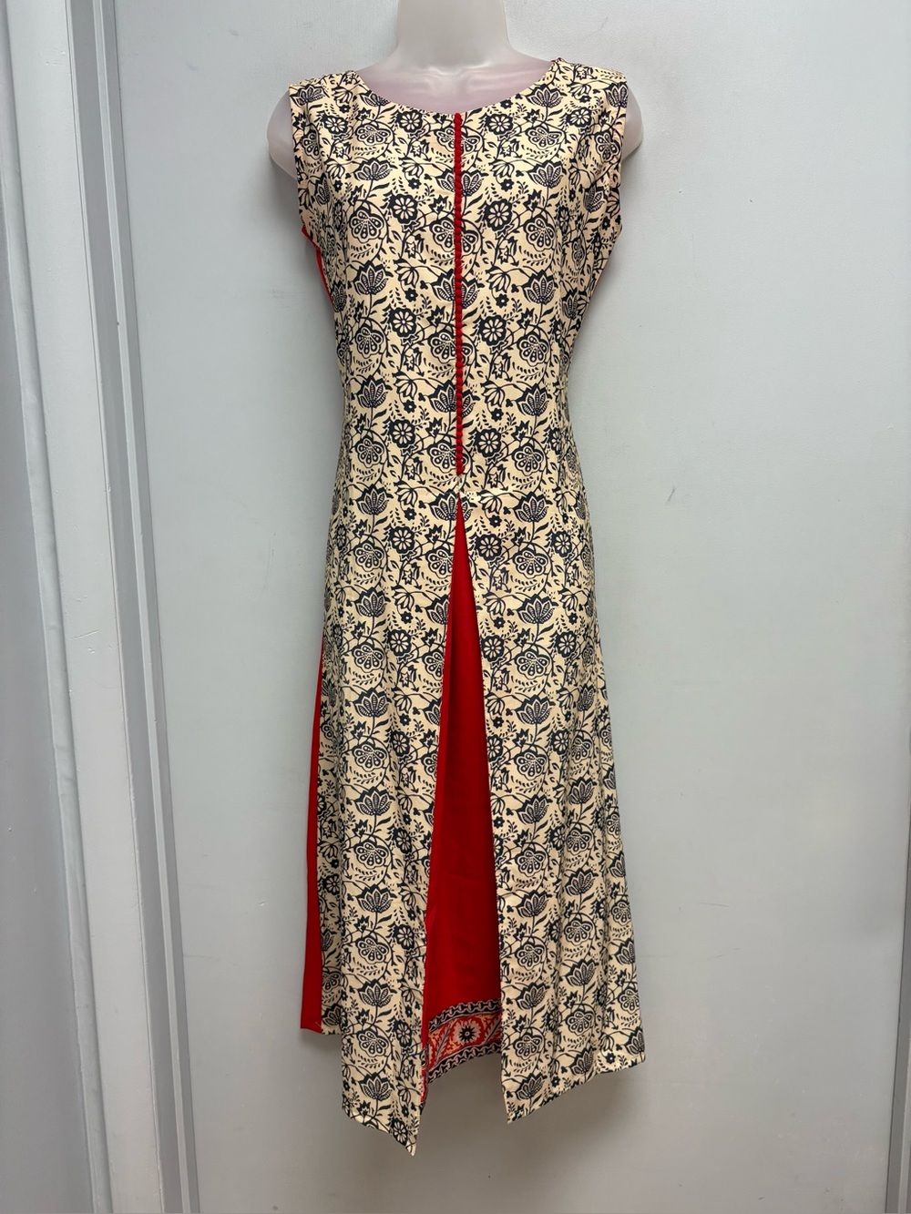 Janasya Floral Layered Sleeveless Midi Dress Size Small Red Cream Black